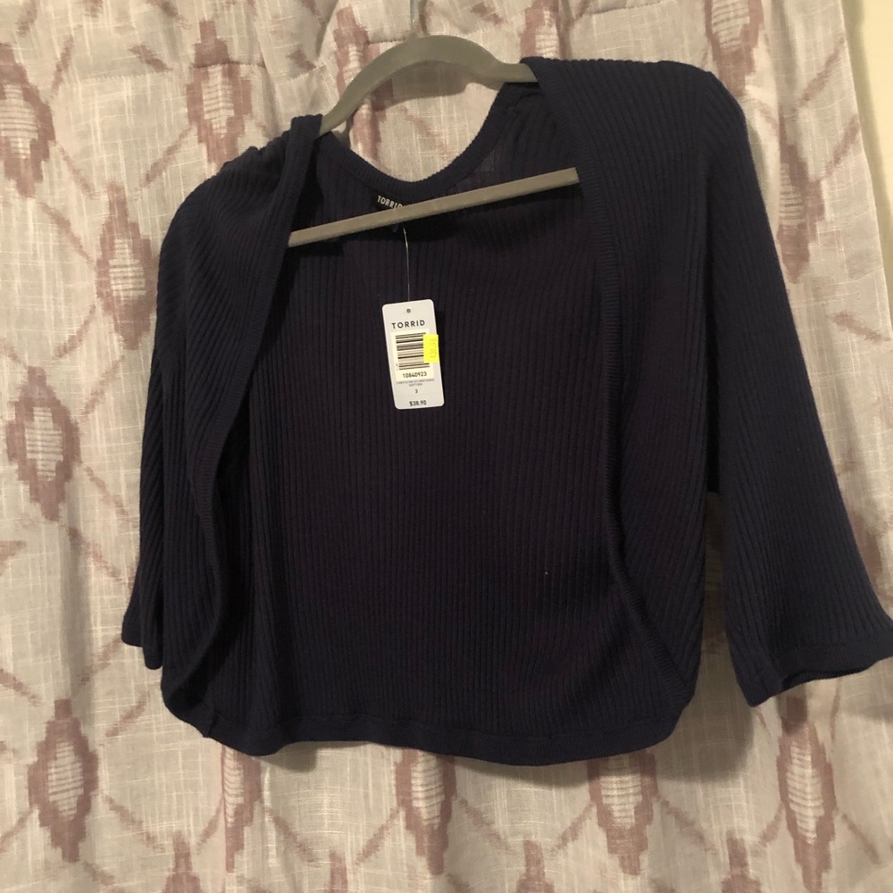 Torrid NWT size 3 plus size women’s crop cardigan